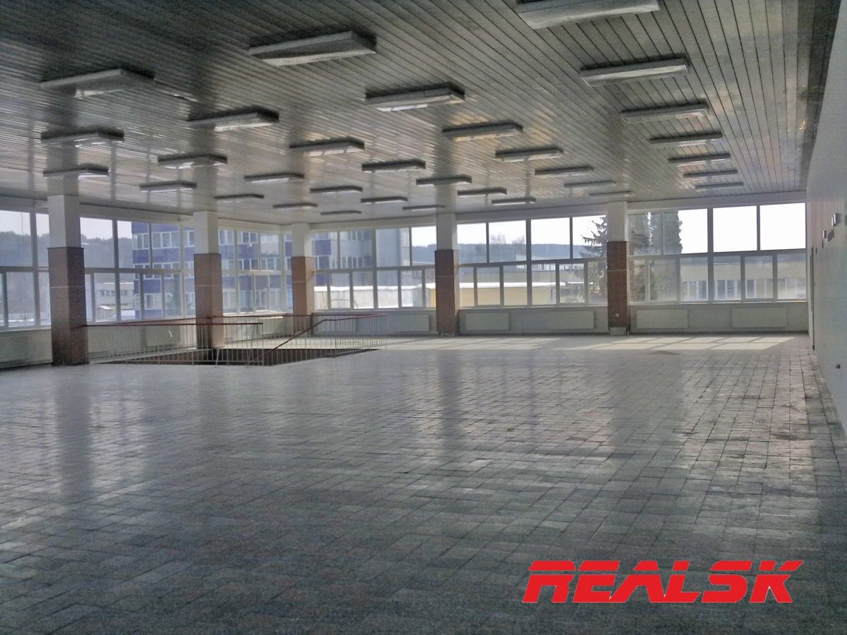 Poschodie 900m2  Zvolenská cesta