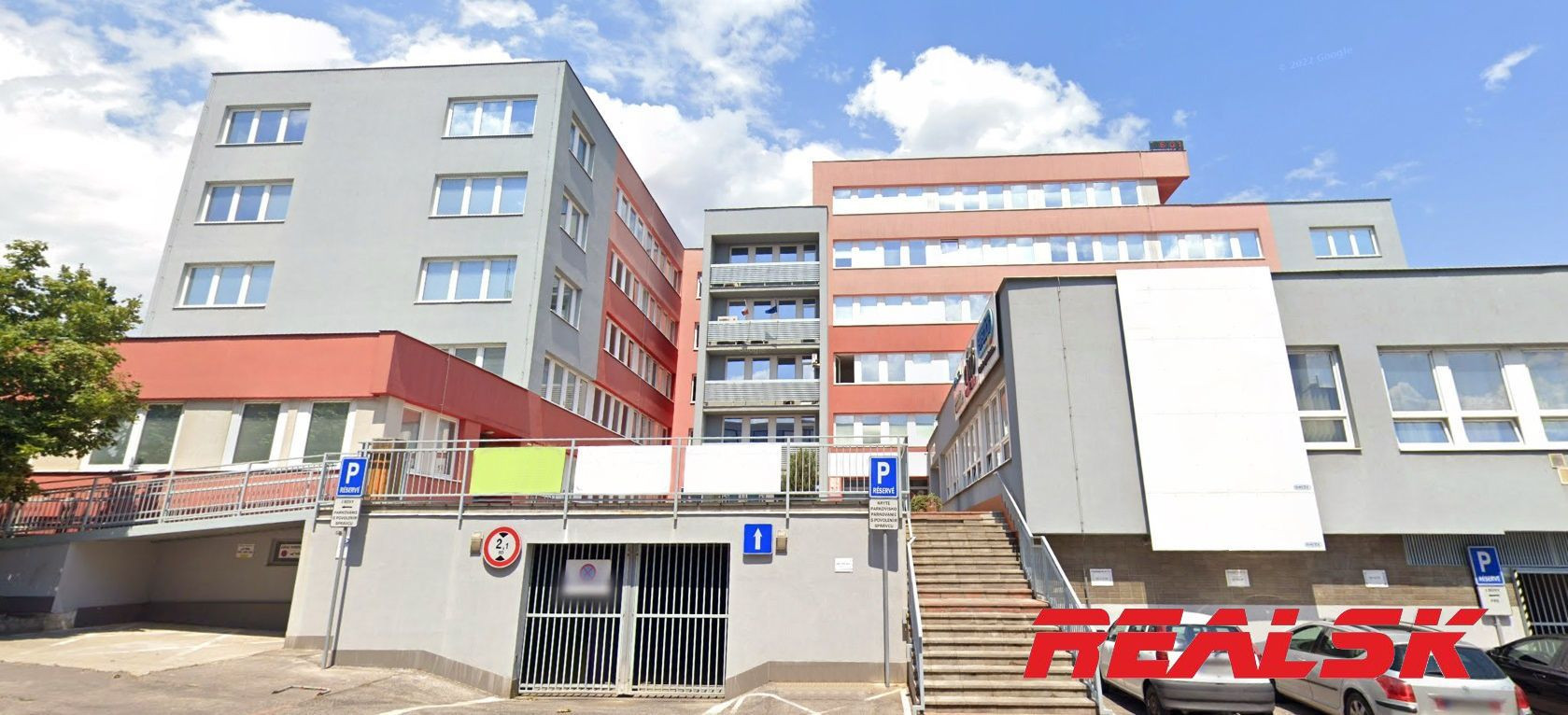 Celé poschodie s kanceláriami v centre Nitry na prenájom