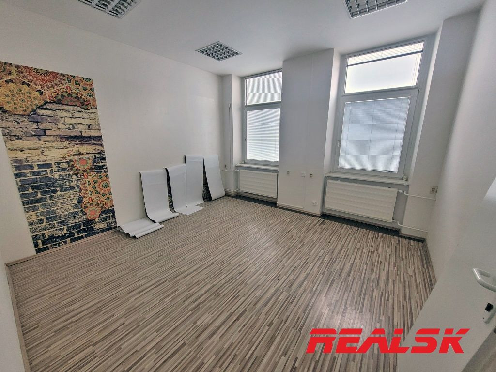 Kancelárie s parkovaním v centre Nitry na prenájom