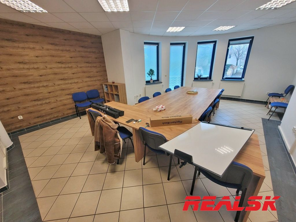 Kancelárske priestory na Svätoplukovom námestí v Nitre na prenájom