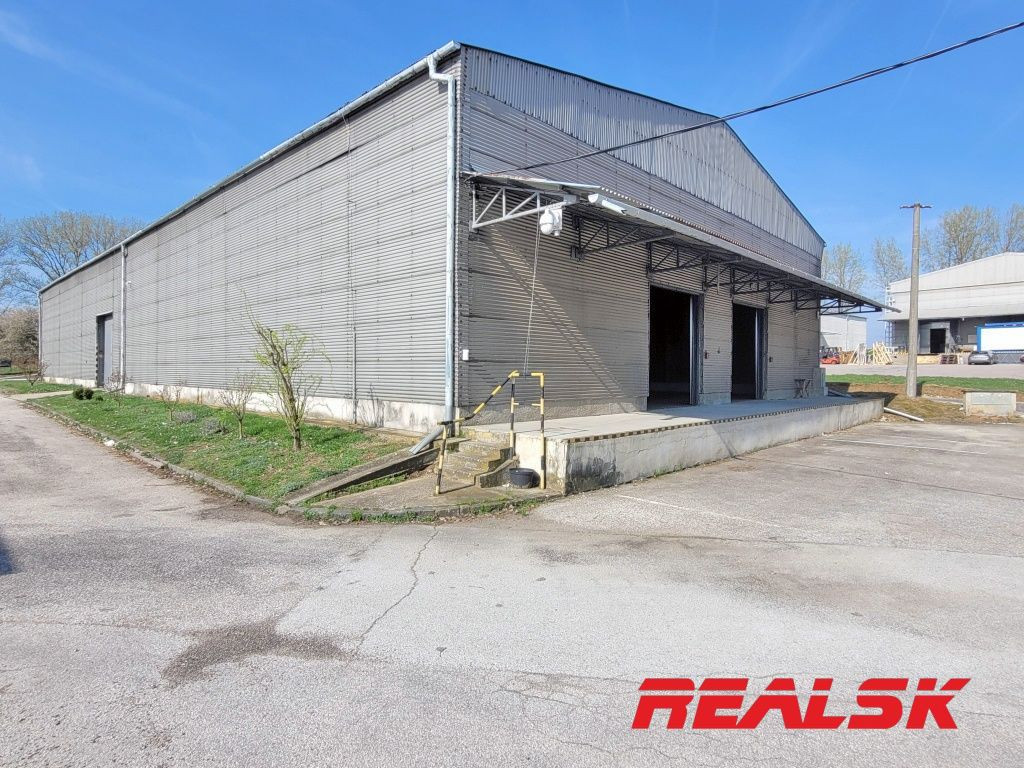 Sklad s kanceláriami v Nitre na prenájom