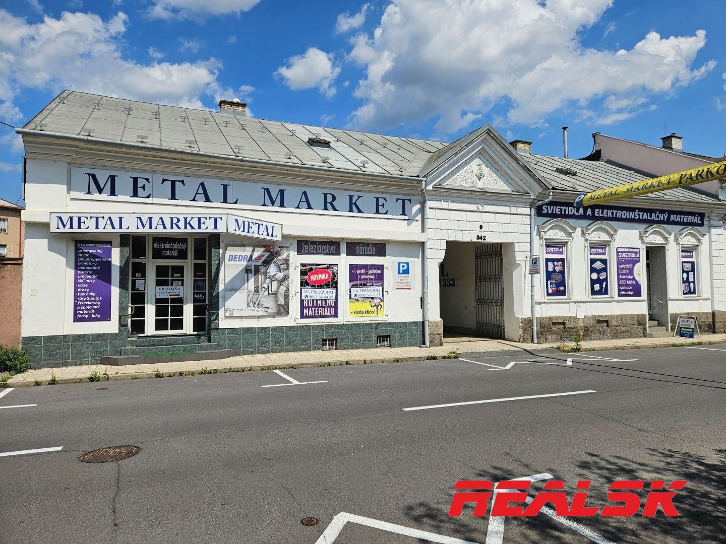 Budova pre obchod a služby v centre Zvolena