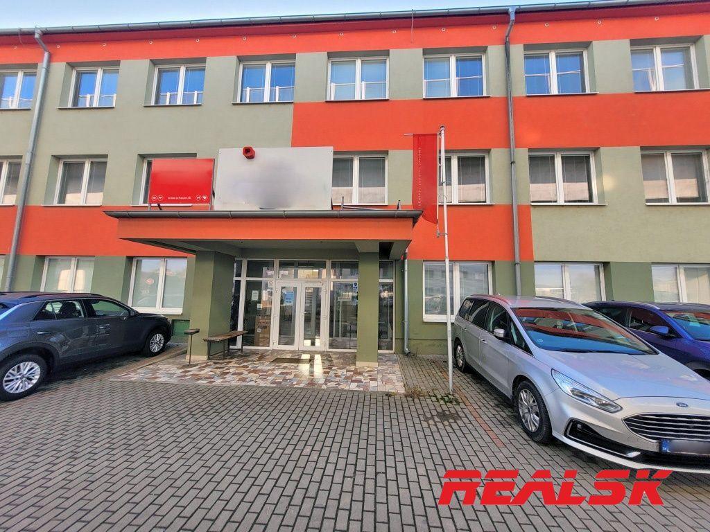 Kancelárie v Nitre na prenájom (Možnosť prispôsobiť plochu)