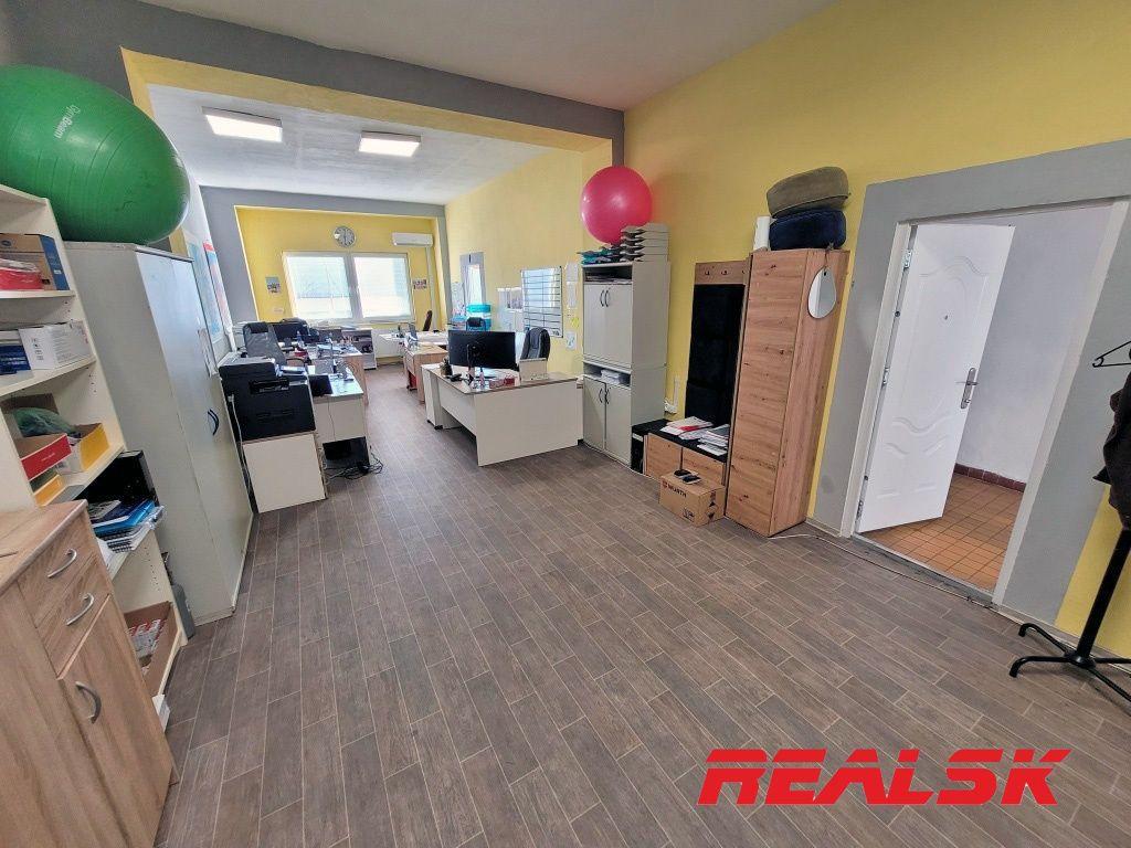 Kancelária s parkovaním v Nitre na prenájom