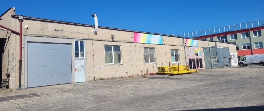 Hala s lakovňou v Nitre na predaj