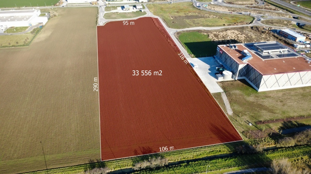 Pozemky s plochou od 2000 m² až do 33 000 m² v Priemyselnom parku v Nitre na predaj