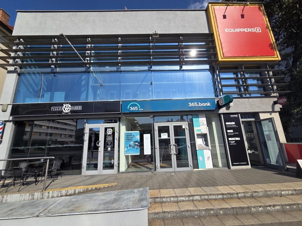 Prenájom obchodného priestoru s výkladom – centrum Nitry